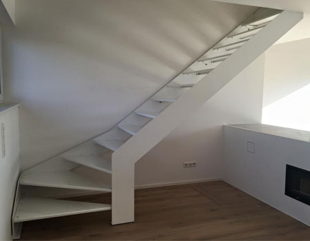 Treppe weiß beschichtet