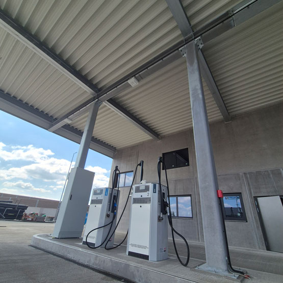 Hubers Landhendl Tankstelle